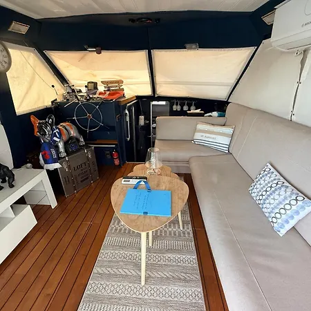 Botel Aquareve-location Valence (Drome)